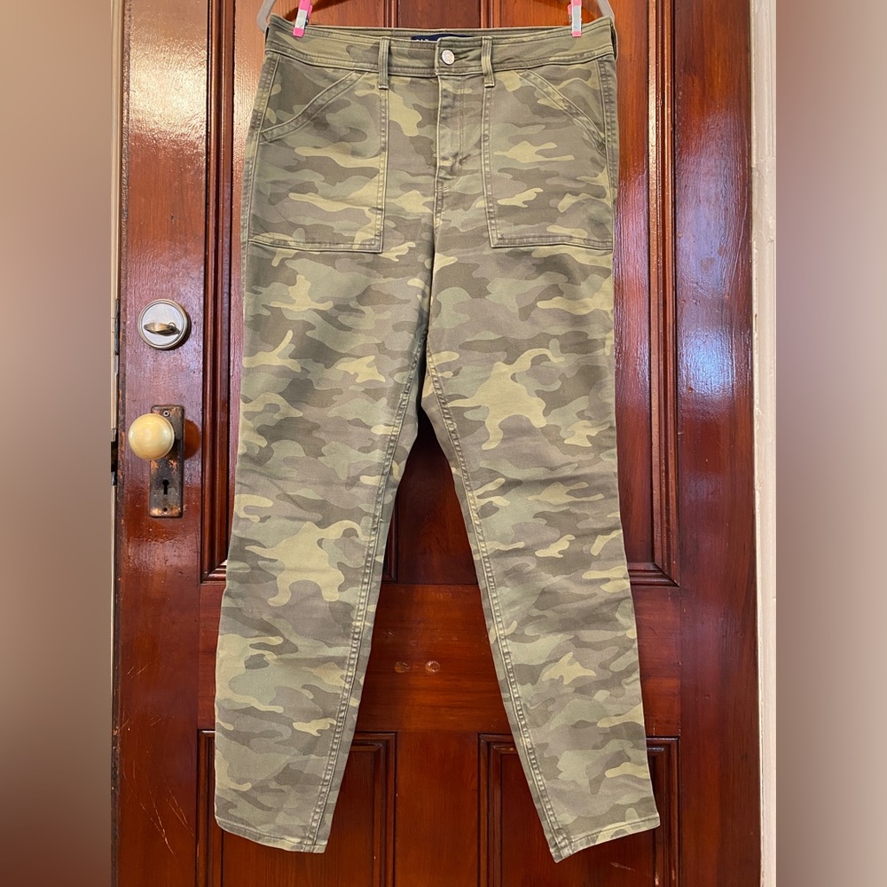 GAP 1969 High Rise Universal Camo Legging - Women’s Size 12/31R